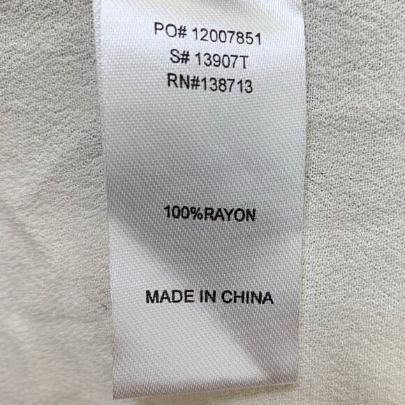 Doe & Rae Women’s Size Large Boho Embroidered Smocked Top - Picture 10 of 12